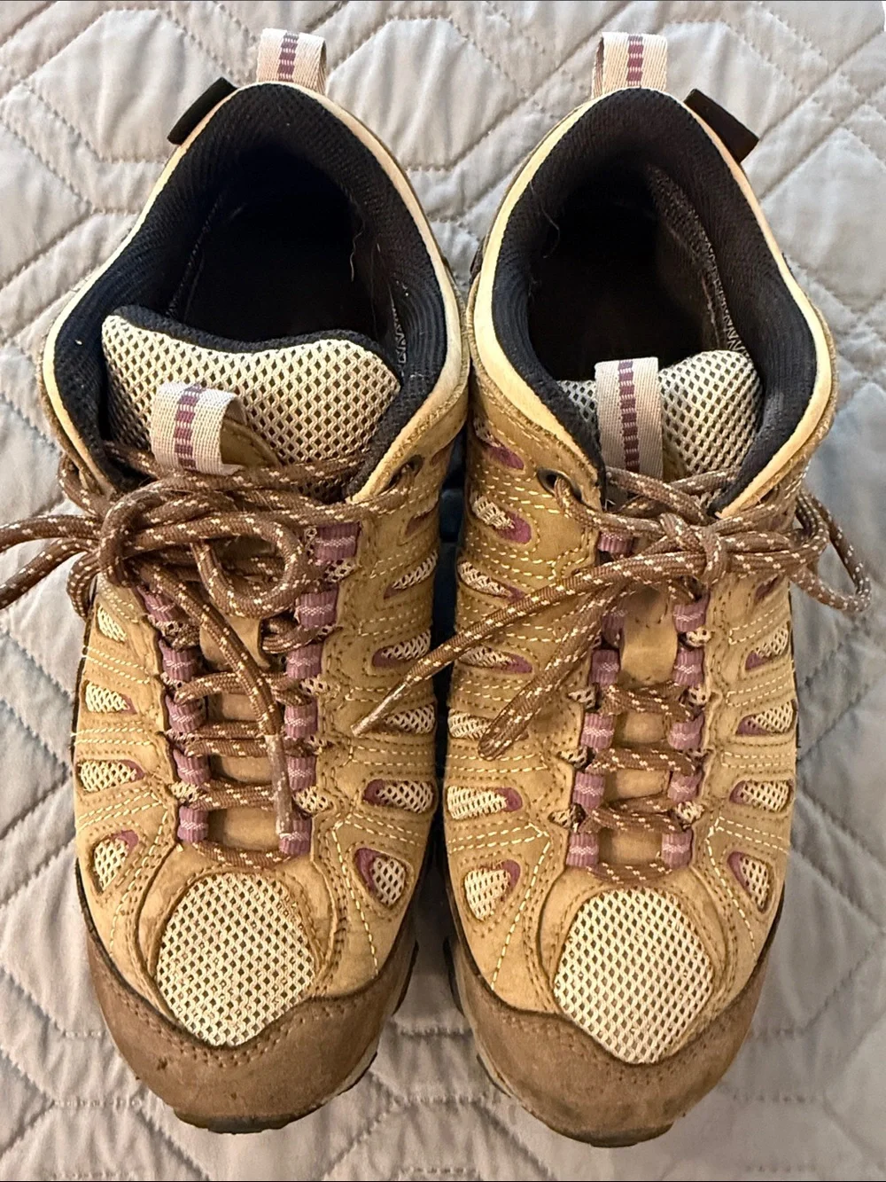 Oboz Sawtooth II Women’s Hiking Shoes in Good Condition | Size 13 | Outdoors